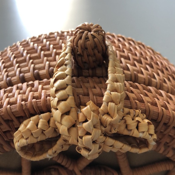 Rattan Round Crossbody Handbag - Picture 4 of 9